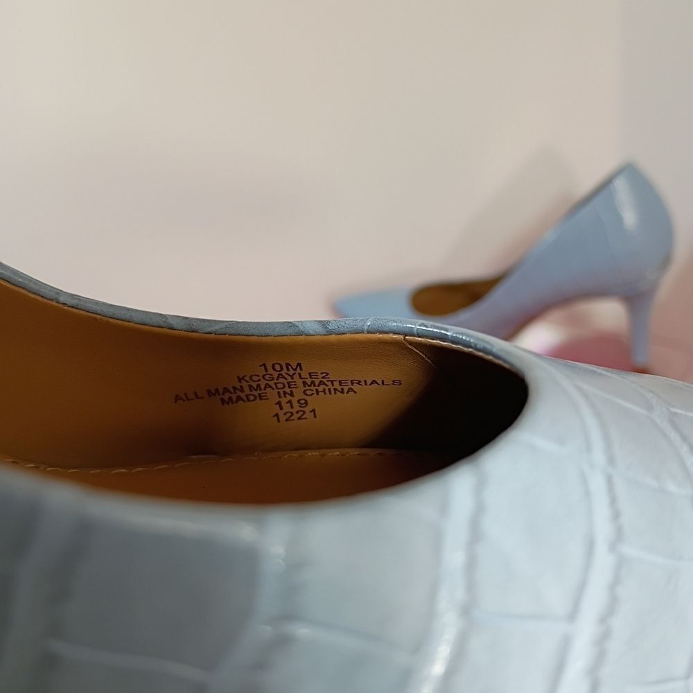Calvin Klein Women's SZ 10M Shoes Gayle2 Patent Croc Print Blue Leather Pump. - Picture 2 of 8